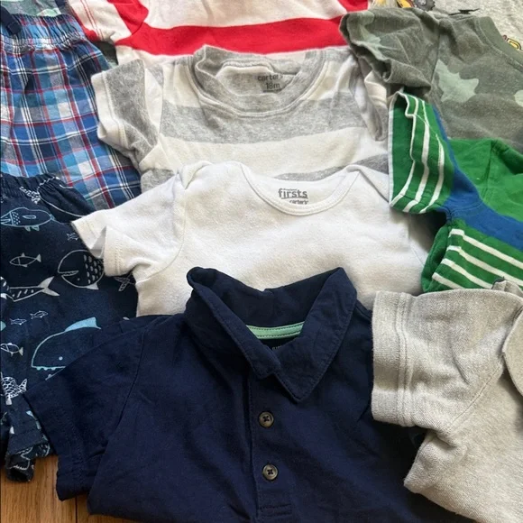 Mixed Kids Short Sleeve Shirts & Shirts Bundle - Gray, Green, Blue, Red - Picture 3 of 6